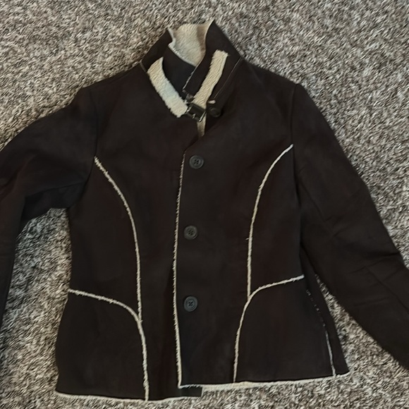 ⬇️ FINAL MARKDOWN! ⬇️ Old Navy Brown Button Up Jacket w/ White Trim - Size Med - Picture 2 of 6